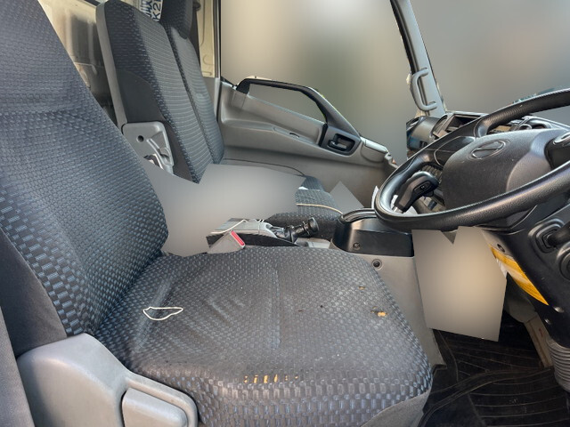 日野デュトロ平ボディ小型（2t・3t）[写真26]