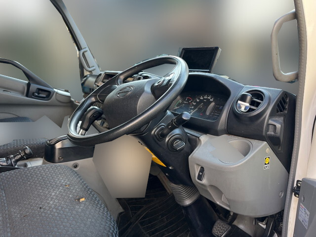 日野デュトロ平ボディ小型（2t・3t）[写真27]