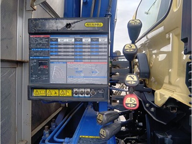 日野レンジャークレーン4段増トン（6t・8t）[写真09]