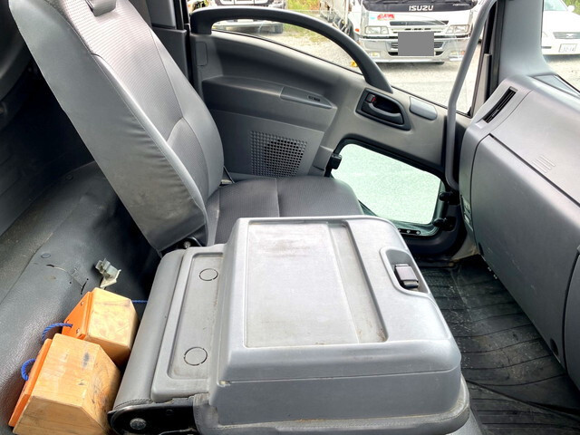 いすゞフォワードダンプ中型（4t）[写真38]