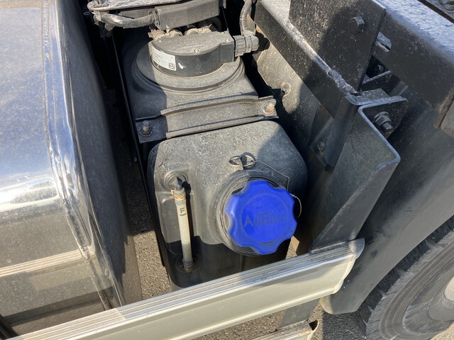 日野プロフィアトレーラーヘッド（トラクターヘッド）大型（10t）[写真13]