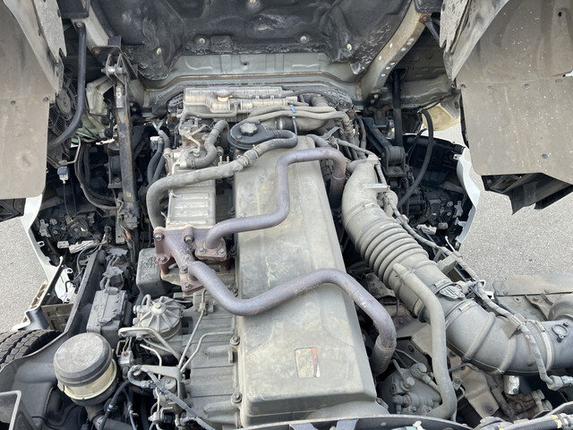 日野プロフィアトレーラーヘッド（トラクターヘッド）大型（10t）[写真21]