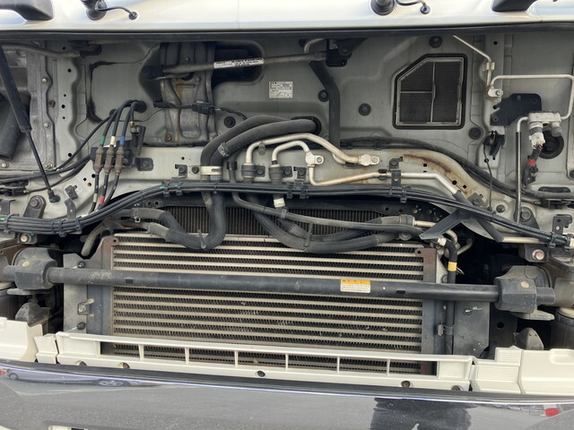 日野プロフィアトレーラーヘッド（トラクターヘッド）大型（10t）[写真24]