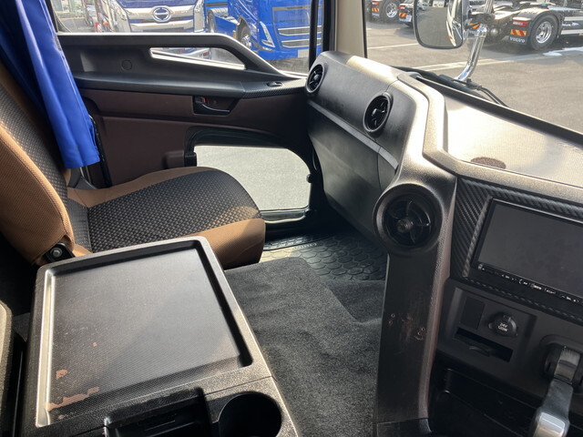 日野プロフィアトレーラーヘッド（トラクターヘッド）大型（10t）[写真25]