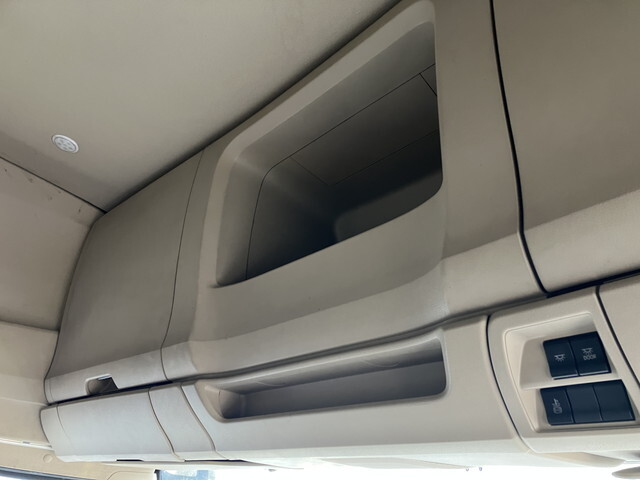 日野プロフィアトレーラーヘッド（トラクターヘッド）大型（10t）[写真35]