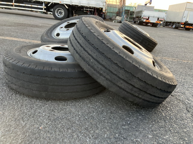 いすゞエルフアルミバン小型（2t・3t）[写真16]