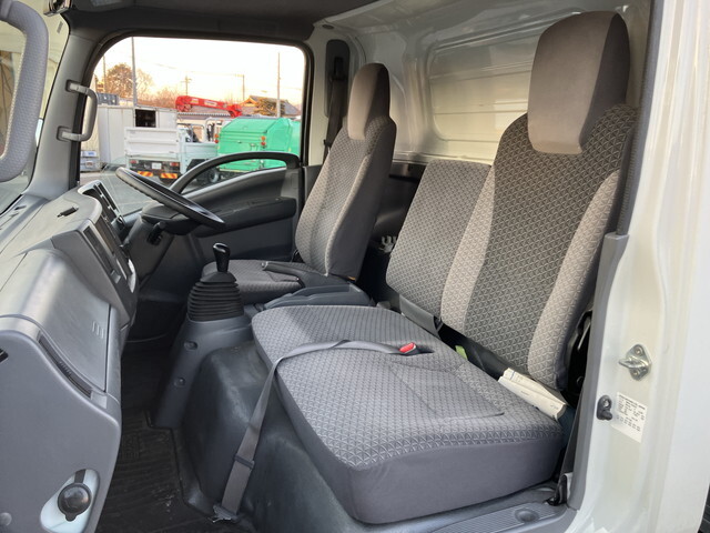 いすゞエルフアルミバン小型（2t・3t）[写真31]