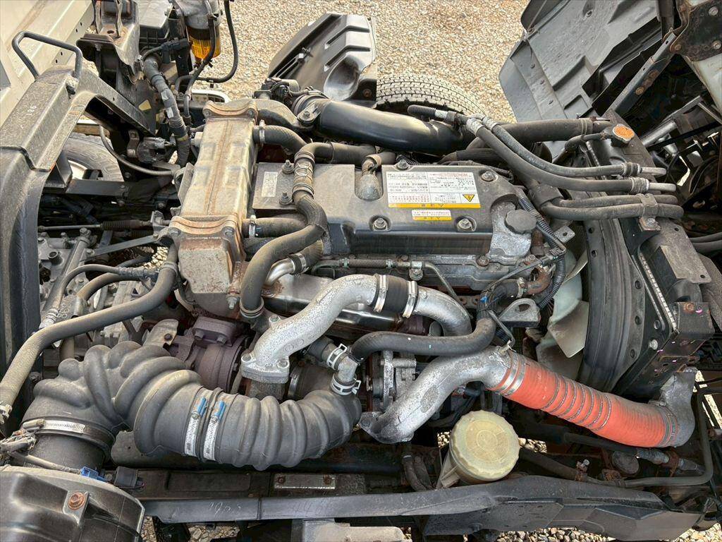 いすゞフォワードアルミウイング中型（4t）[写真18]