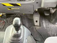 いすゞフォワードアルミウイング中型（4t）[写真23]