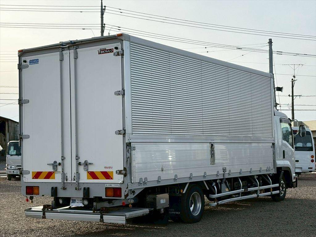 いすゞフォワードアルミウイング中型（4t）[写真04]