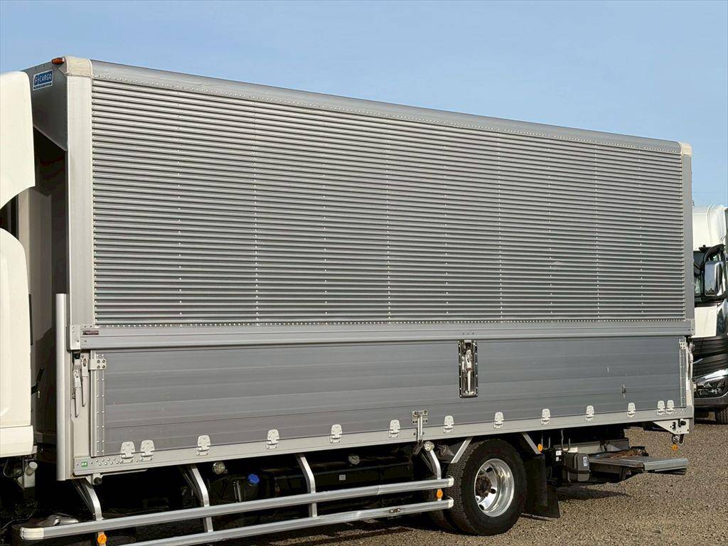 いすゞフォワードアルミウイング中型（4t）[写真06]