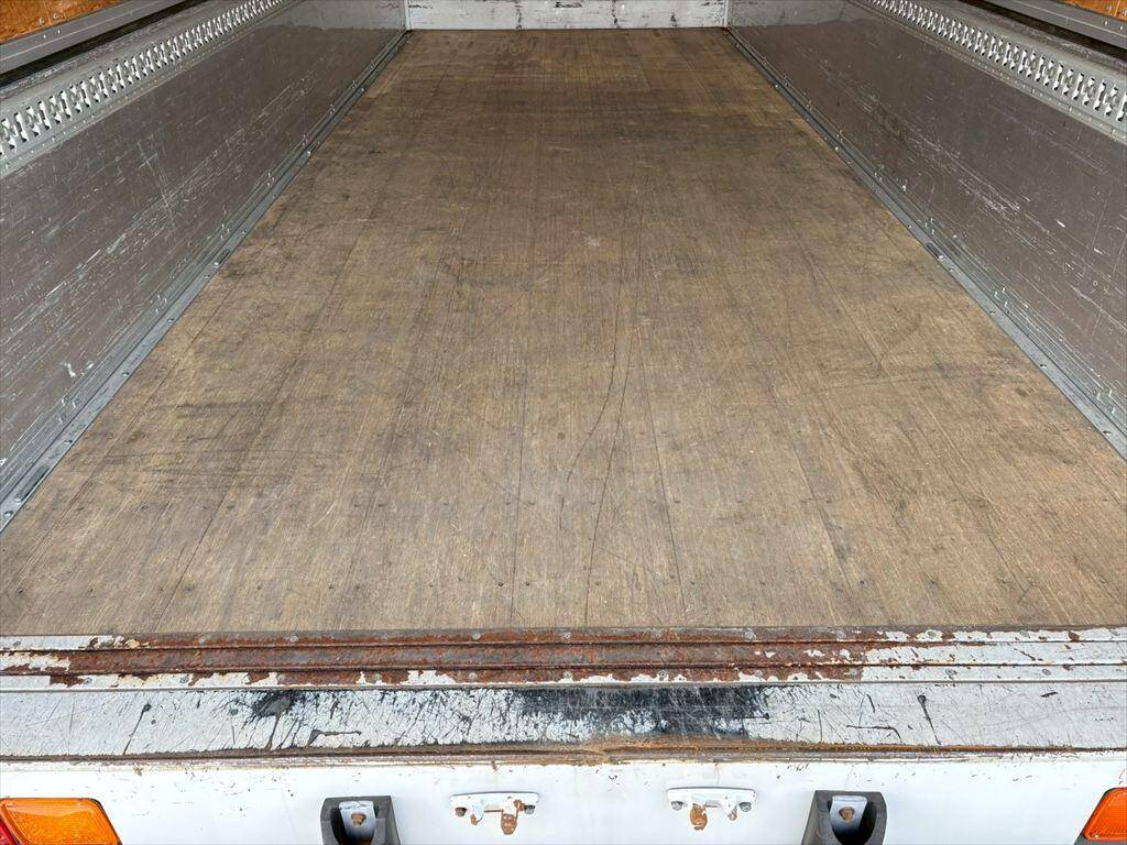 いすゞフォワードアルミウイング中型（4t）[写真08]