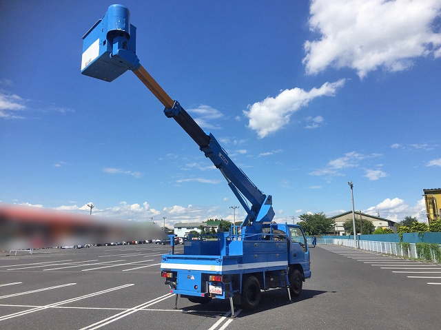 いすゞエルフ高所作業車小型（2t・3t）[写真02]