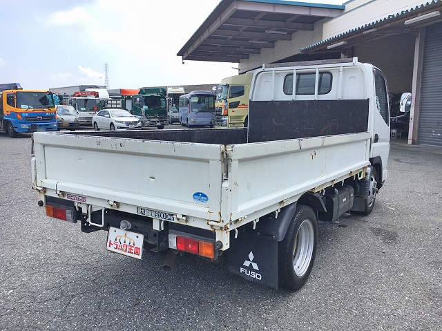 三菱ふそうキャンター平ボディ小型（2t・3t）[写真02]