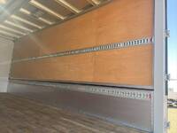 いすゞフォワードアルミウイング増トン（6t・8t）[写真11]