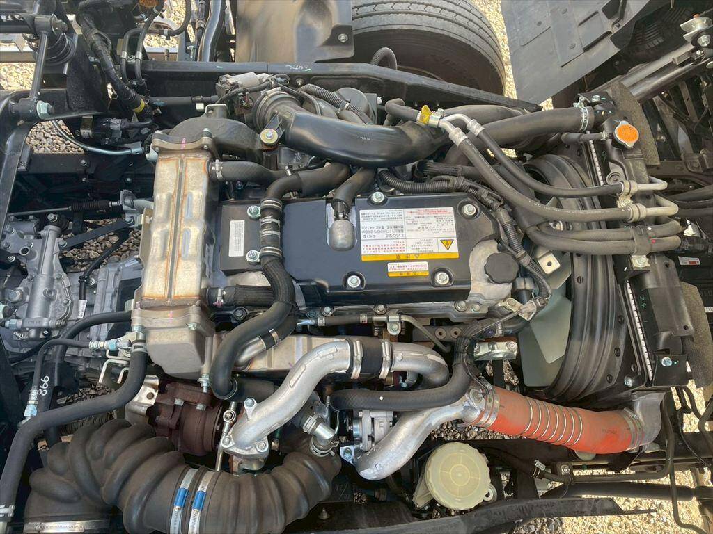 いすゞフォワードアルミウイング増トン（6t・8t）[写真18]