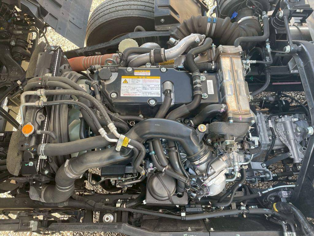 いすゞフォワードアルミウイング増トン（6t・8t）[写真19]