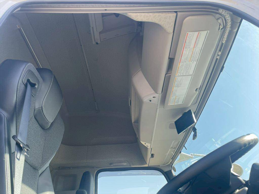 いすゞフォワードアルミウイング増トン（6t・8t）[写真23]