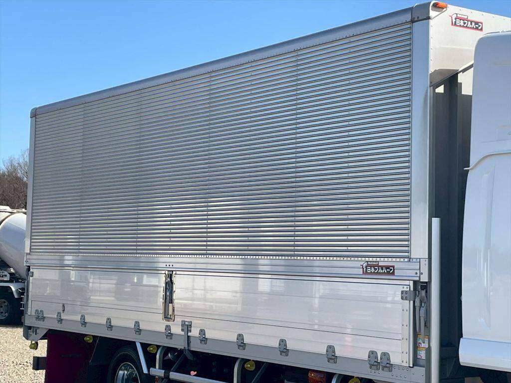 いすゞフォワードアルミウイング増トン（6t・8t）[写真05]