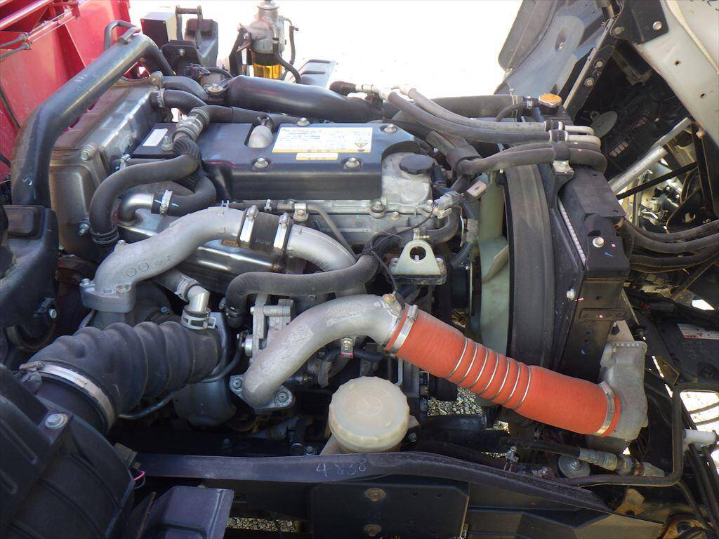 いすゞフォワードセルフクレーン3段中型（4t）[写真17]