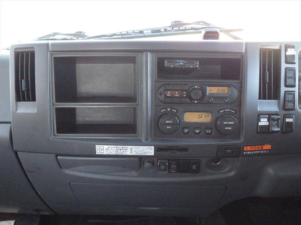 いすゞフォワードセルフクレーン3段中型（4t）[写真20]