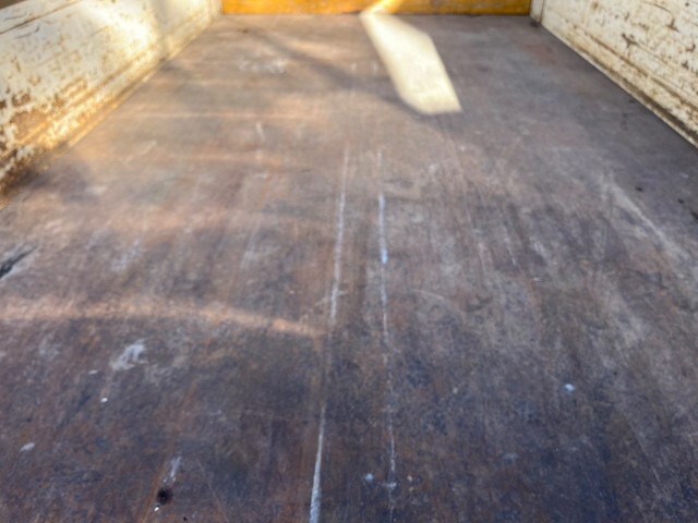 いすゞエルフダンプ小型（2t・3t）[写真13]