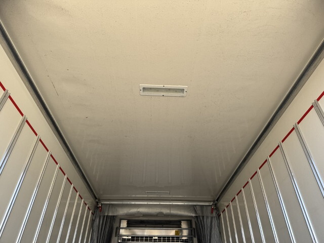 いすゞエルフ冷凍車（冷蔵車）小型（2t・3t）[写真11]