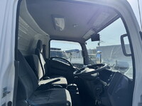 いすゞエルフ冷凍車（冷蔵車）小型（2t・3t）[写真23]