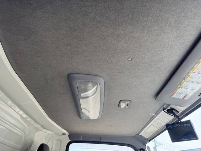 いすゞエルフ冷凍車（冷蔵車）小型（2t・3t）[写真23]