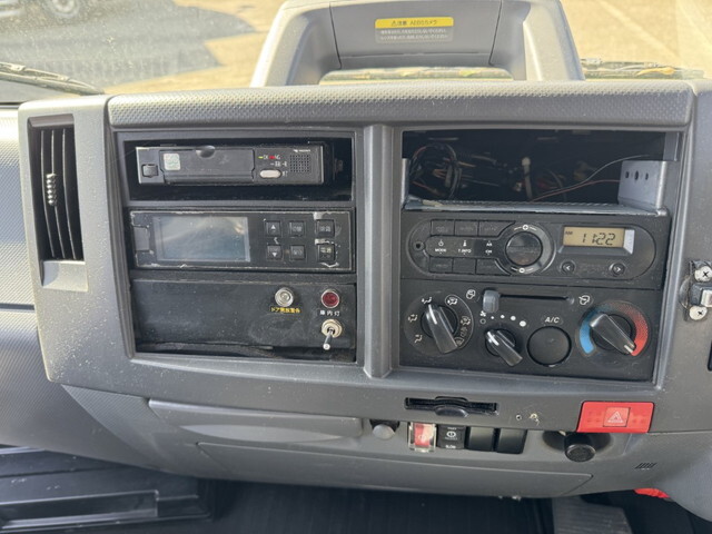 いすゞエルフ冷凍車（冷蔵車）小型（2t・3t）[写真25]