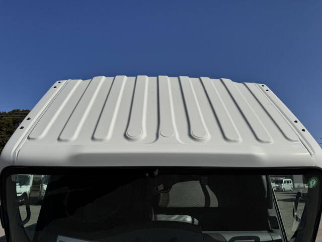 いすゞエルフ冷凍車（冷蔵車）小型（2t・3t）[写真38]