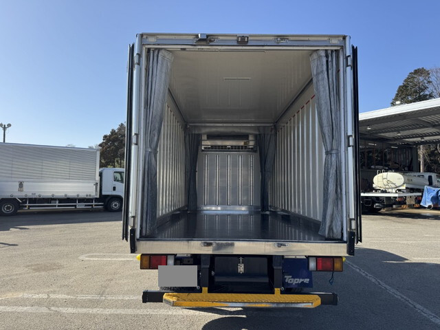 いすゞエルフ冷凍車（冷蔵車）小型（2t・3t）[写真09]