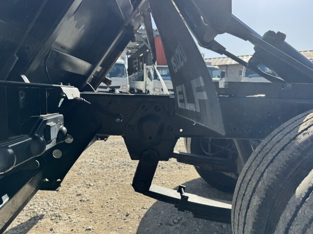 いすゞエルフダンプ小型（2t・3t）[写真32]