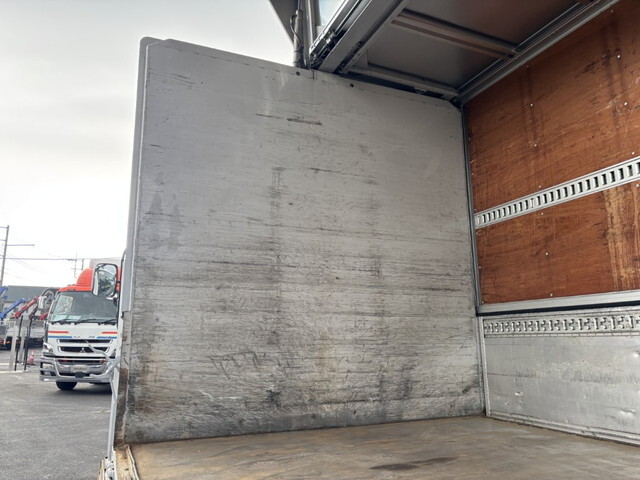 いすゞフォワードアルミウイング中型（4t）[写真11]