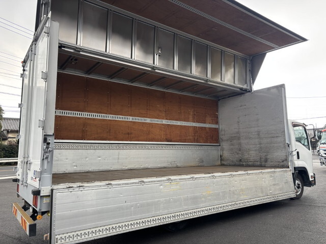 いすゞフォワードアルミウイング中型（4t）[写真12]