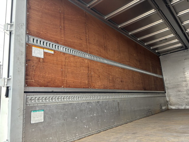 いすゞフォワードアルミウイング中型（4t）[写真16]