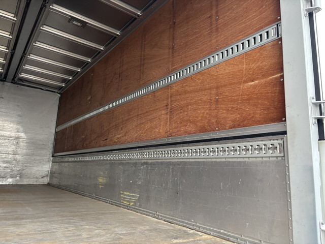 いすゞフォワードアルミウイング中型（4t）[写真17]