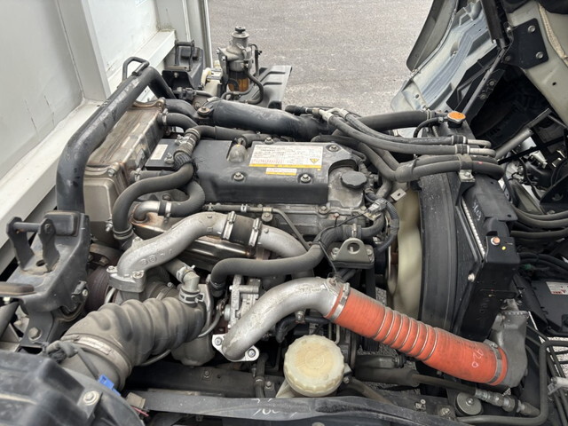 いすゞフォワードアルミウイング中型（4t）[写真22]