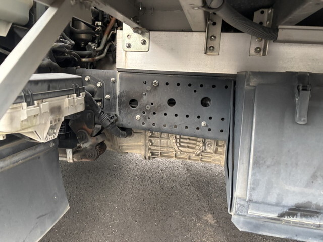 いすゞフォワードアルミウイング中型（4t）[写真23]