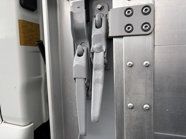 いすゞフォワードアルミウイング中型（4t）[写真26]