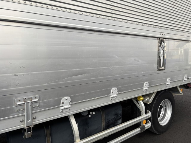 いすゞフォワードアルミウイング中型（4t）[写真28]