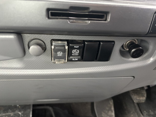 いすゞフォワードアルミウイング中型（4t）[写真05]