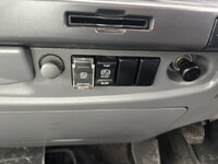 いすゞフォワードアルミウイング中型（4t）[写真06]