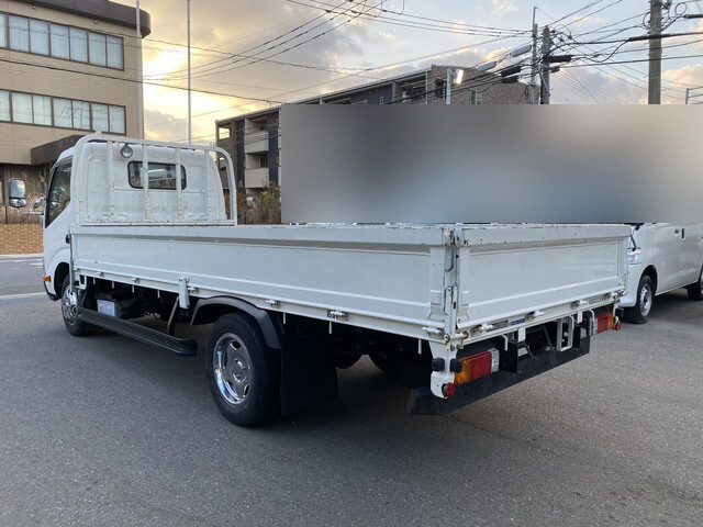 トヨタトヨエース平ボディ小型（2t・3t）[写真02]