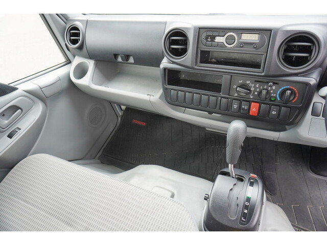 トヨタトヨエース平ボディ小型（2t・3t）[写真33]