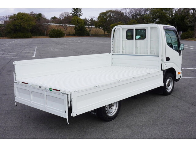 トヨタトヨエース平ボディ小型（2t・3t）[写真09]