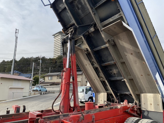 日野プロフィアダンプ大型（10t）[写真10]