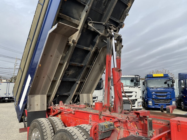 日野プロフィアダンプ大型（10t）[写真11]