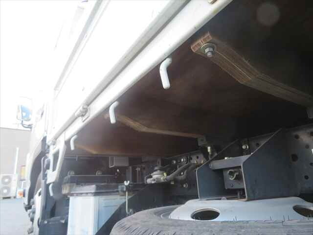 いすゞエルフ平ボディ小型（2t・3t）[写真23]