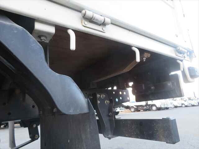 いすゞエルフ平ボディ小型（2t・3t）[写真24]